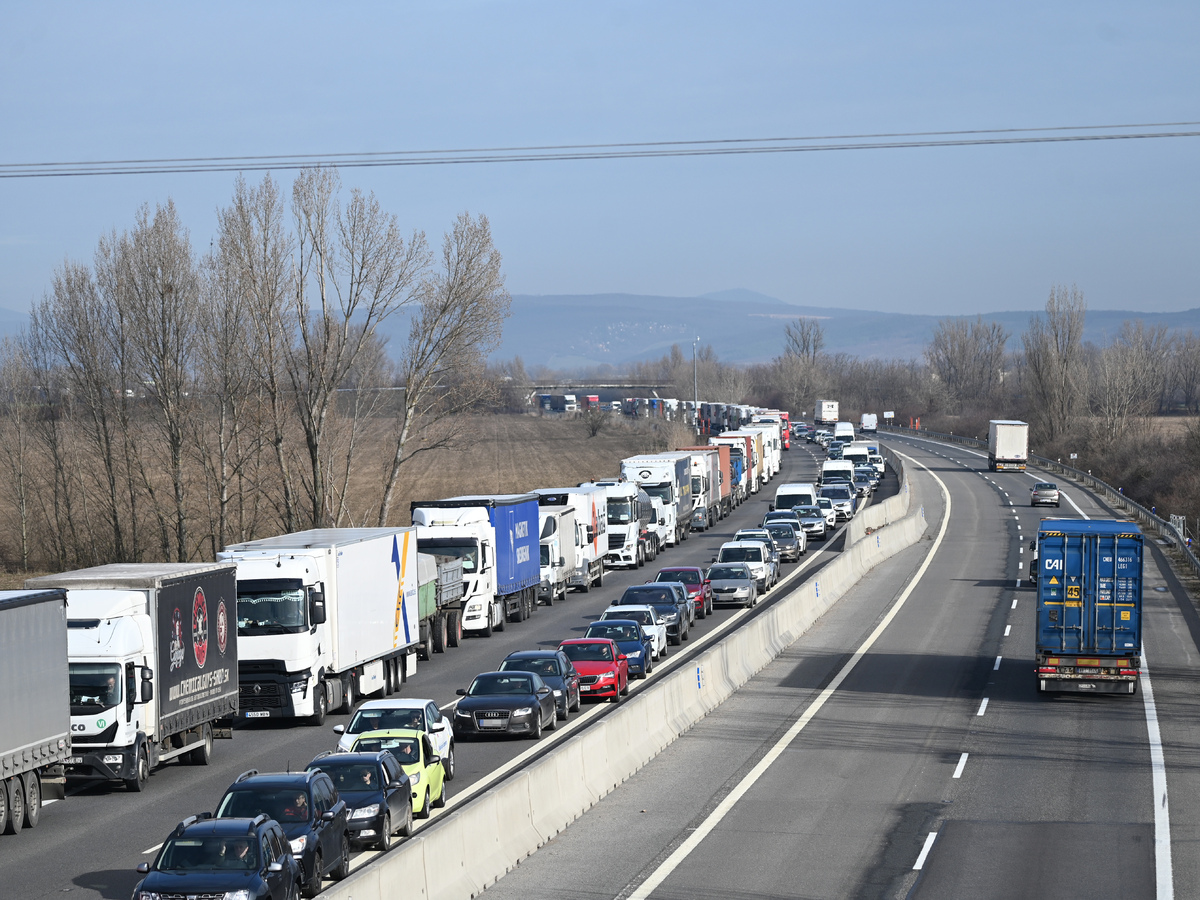 diaľnica nehoda kamióny Trnava