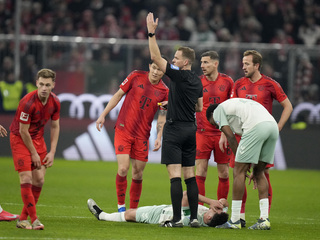 Germany_Soccer_Bundesliga100266.jpg