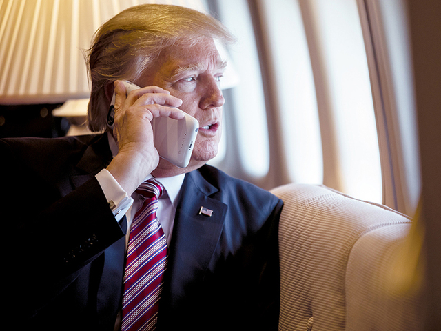 Trump telefonoval s Putinom. Americký prezident tvrdí, že rieši koniec vojny, detaily rozhovoru zahmlieva