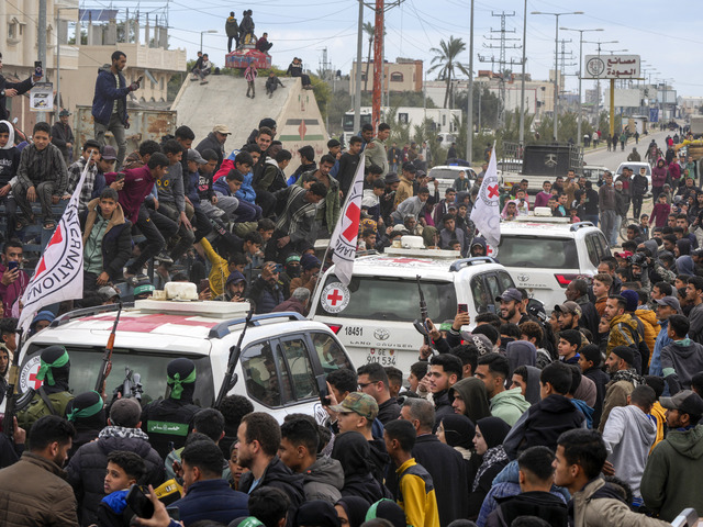 Hamas odovzdal Červenému krížu ďalších rukojemníkov. Izrael na výmenu prepustil palestínskych väzňov