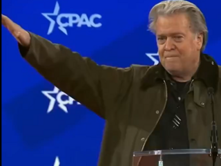 bannon na cpac.png