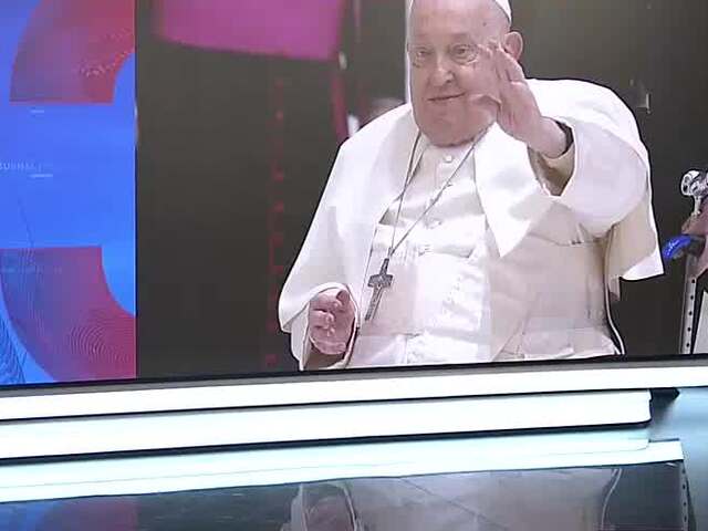 Pápež František v nemocnici už 12 dní. Jeho zdravotný stav vyvoláva obavy o budúcnosť Vatikánu