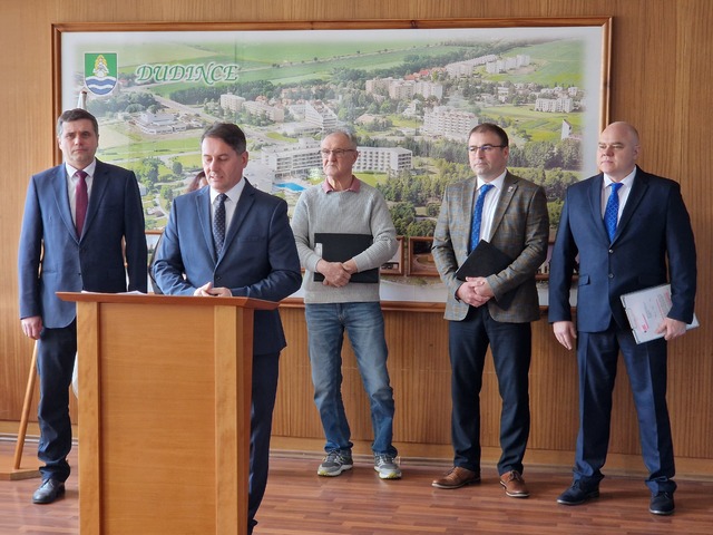 Primátori a starostovia z okresu Krupina bojujú proti spaľovni. Štát zmenil názor, projekt podporí