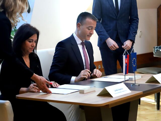 Nedostatok učiteľov je vážny problém. Mladí sa do školstva nehrnú, rezort to chce zmeniť