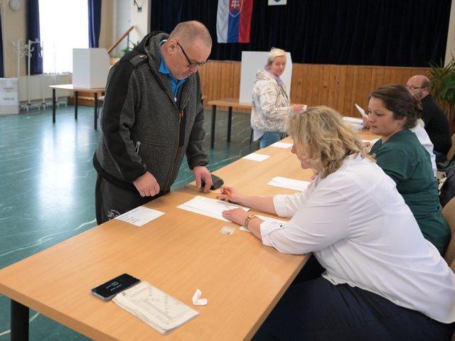 V 25 obciach na Slovensku prebiehajú voľby. Občania si vyberajú starostu alebo poslancov