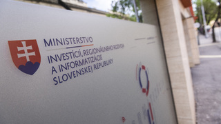Slovensko.Digital žiada zrušenie Migaľovho tendra za 85 miliónov. MIRRI im odkazuje, že otvorené listy sú teatrálne