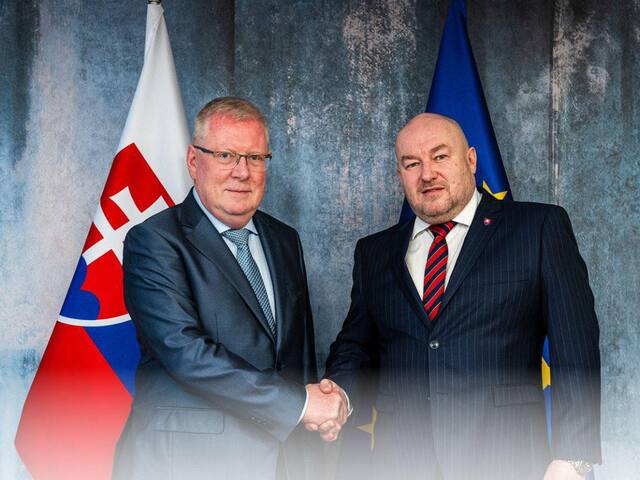 Minister Huliak sa stretol s ruským veľvyslancom. Pre Putinov režim je šport užitočný nástroj, reaguje PS