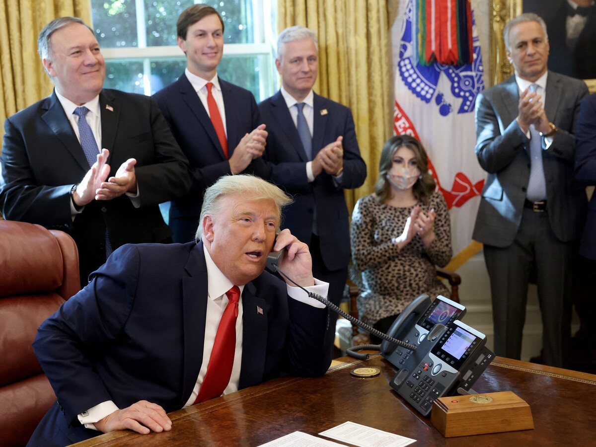 Trump oválna pracovňa 