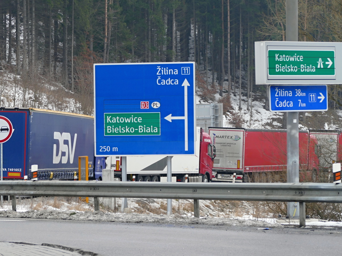Svrčinovec kamióny cesta premávka
