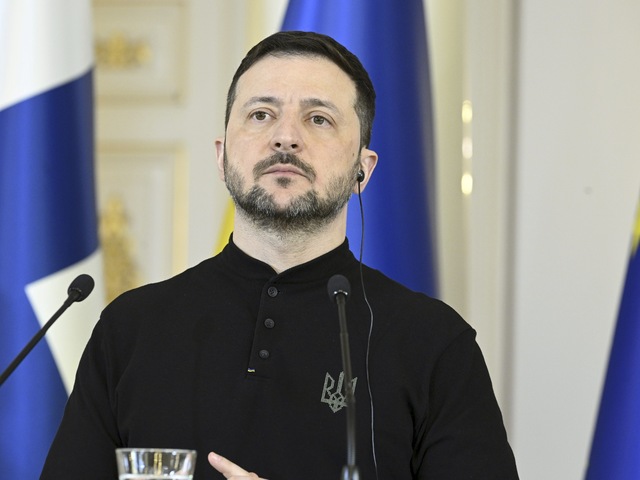 Moskva porušila sľub, povedal Zelenskyj lídrom EÚ. Požiadal ich o miliardy na munície, zrušenie sankcií odmieta