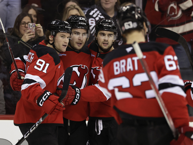 NHL: Tomáš Tatar nastúpil v zostave New Jersey, na ľade však dlho nepobudol. "Diabli" na Vancouver nestačili