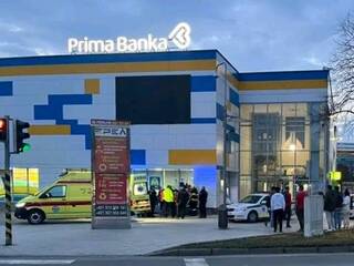 Prima banka obchodný dom záchranka horiaci muž 
