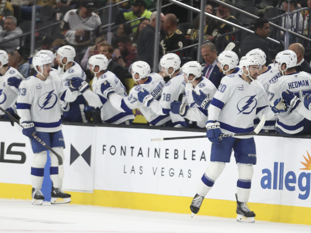 NHL: Černák prihral na gól pri víťazstve Tampy Bay. Slafkovský, Fehérváry ani Pospíšil nebodovali