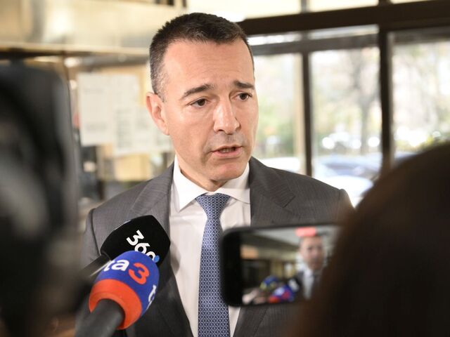 Drucker sa dohodol s odborármi, platy v školstve porastú. Viac dostanú učitelia o pár mesiacov 