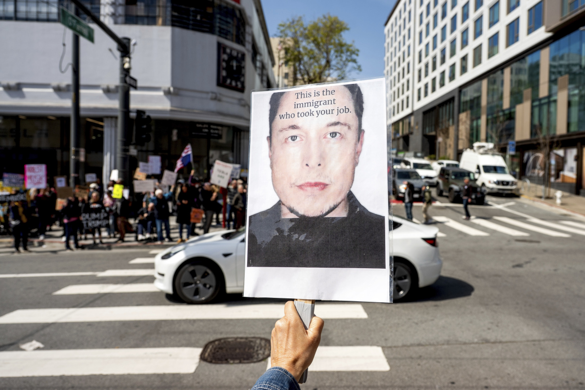 Tesla, Musk, protest
