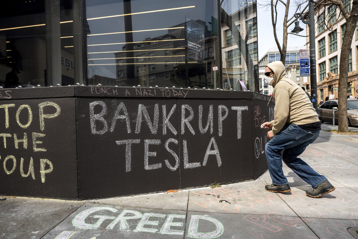 Tesla, Musk, protest