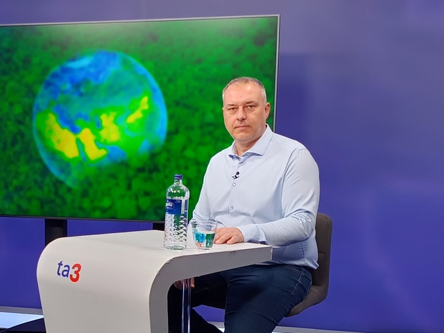 Už aj v Malých Karpatoch vieme dopestovať veľké červené víno. Zmene klímy sa dá prispôsobiť, len je to drahé, hovorí vinohradník Martin Pomfy