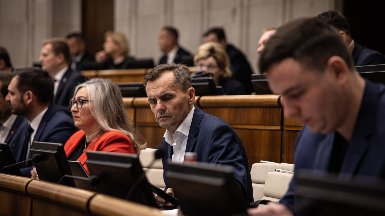 parlament nrsr nr sr