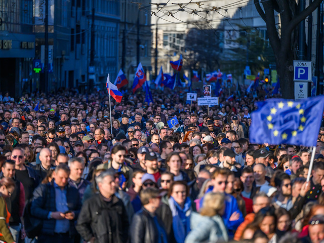 Fico si brúsi zuby na mimovládky. Zákon je nebezpečný, hovorí šéfka Via Iuris, narazilo na ňom aj Maďarsko 