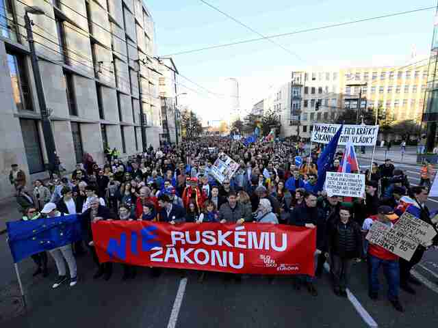 Občianske protesty budú pokračovať aj tento štvrtok. Slovensko čelí vážnym problémom, hovoria organizátori