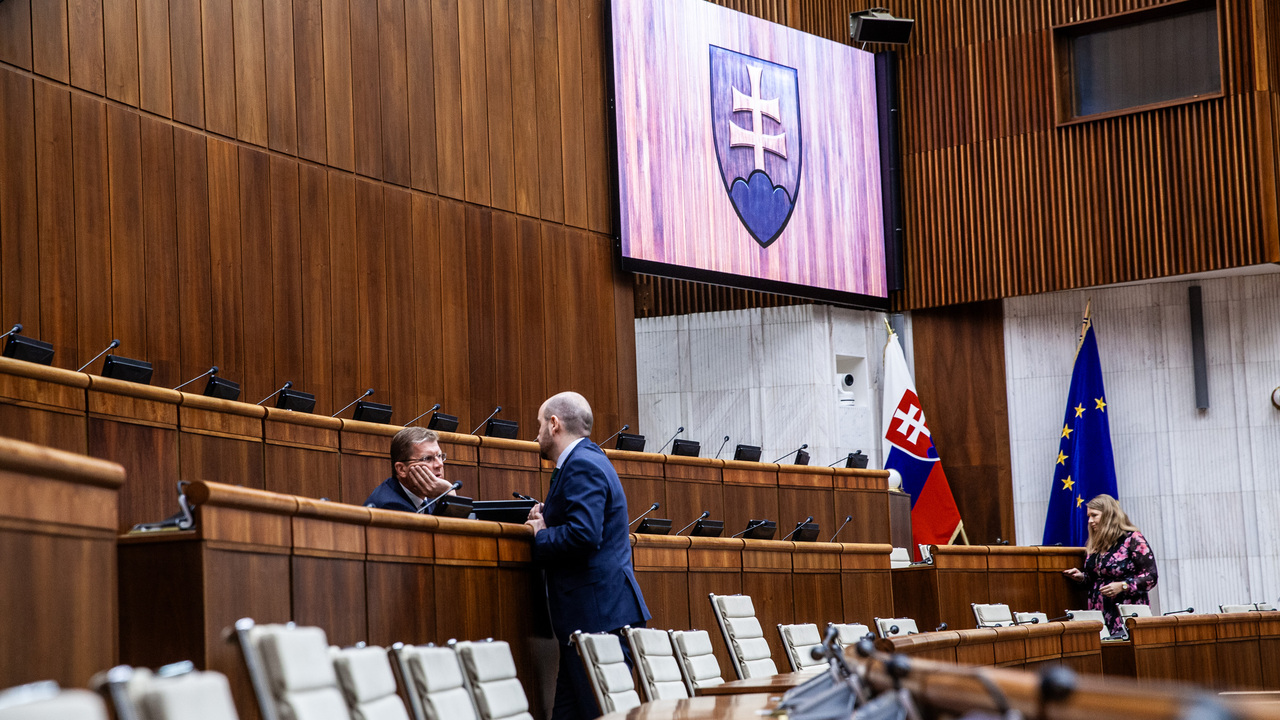 parlament nrsr nr sr 