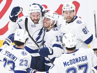 Lightning_Clinch_Hockey264232.jpg
