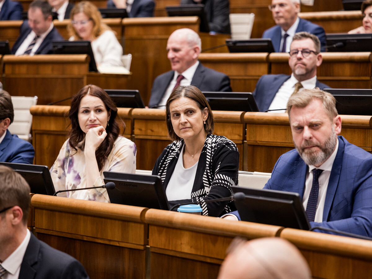 parlament nr sr nrsr Kolíková Bajo Holečková Krúpa 