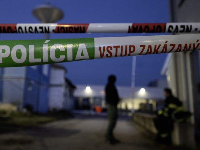 Polícia vyšetruje násilnú smrť v Ilave. Telo muža bez známok života našli v rodinnom dome
