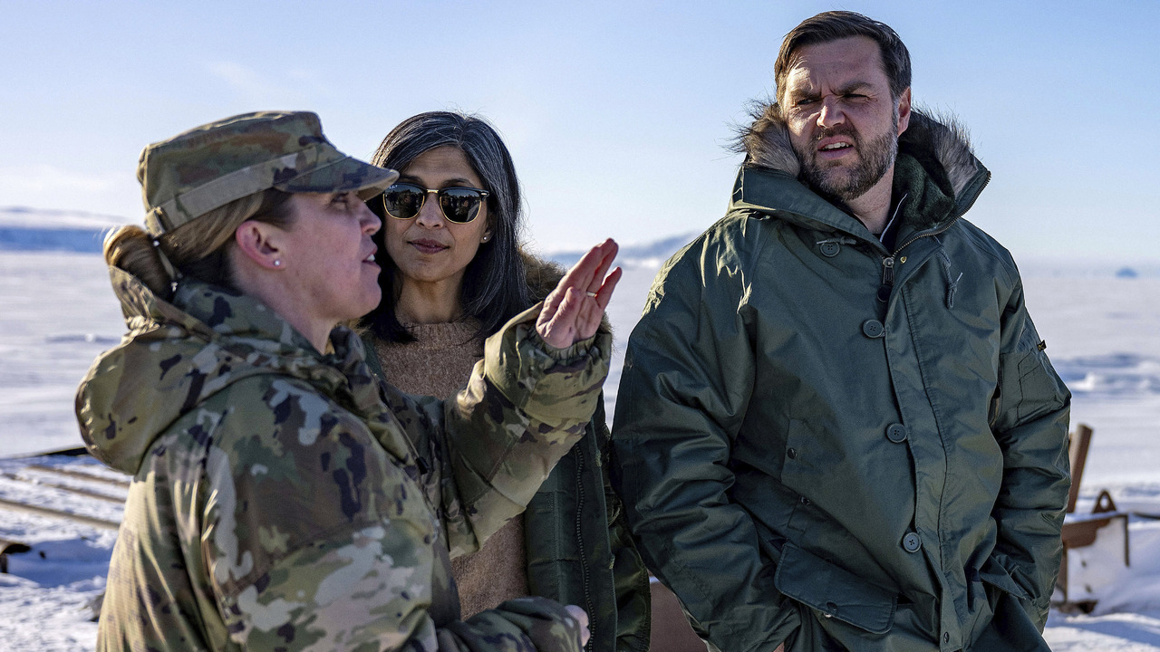 JD Vance gronsko vyhodena plukovníčka Susannah Meyersová