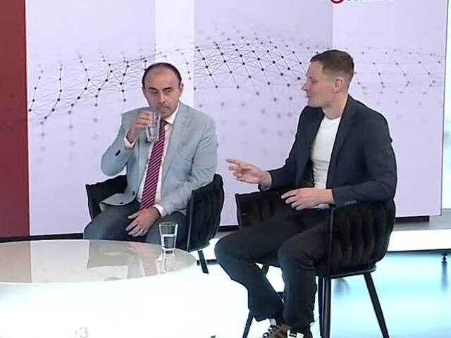Kritika renty, deň premiéra, nepekná daň