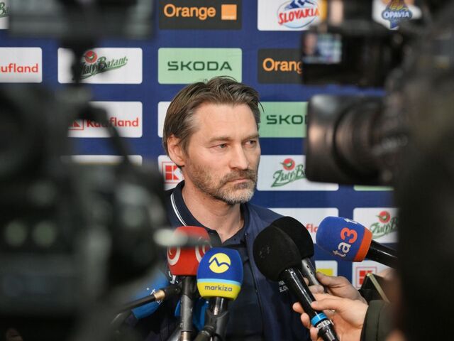 Slovenských hokejistov na šampionáte povedie Országh. Ramsay zostáva doma pre problémy s pľúcami