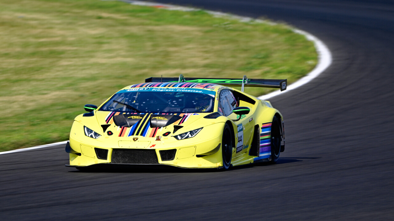 Na snímke Adam Konôpka z tímu ARC Bratislava na Lamborghini Huracan GT3