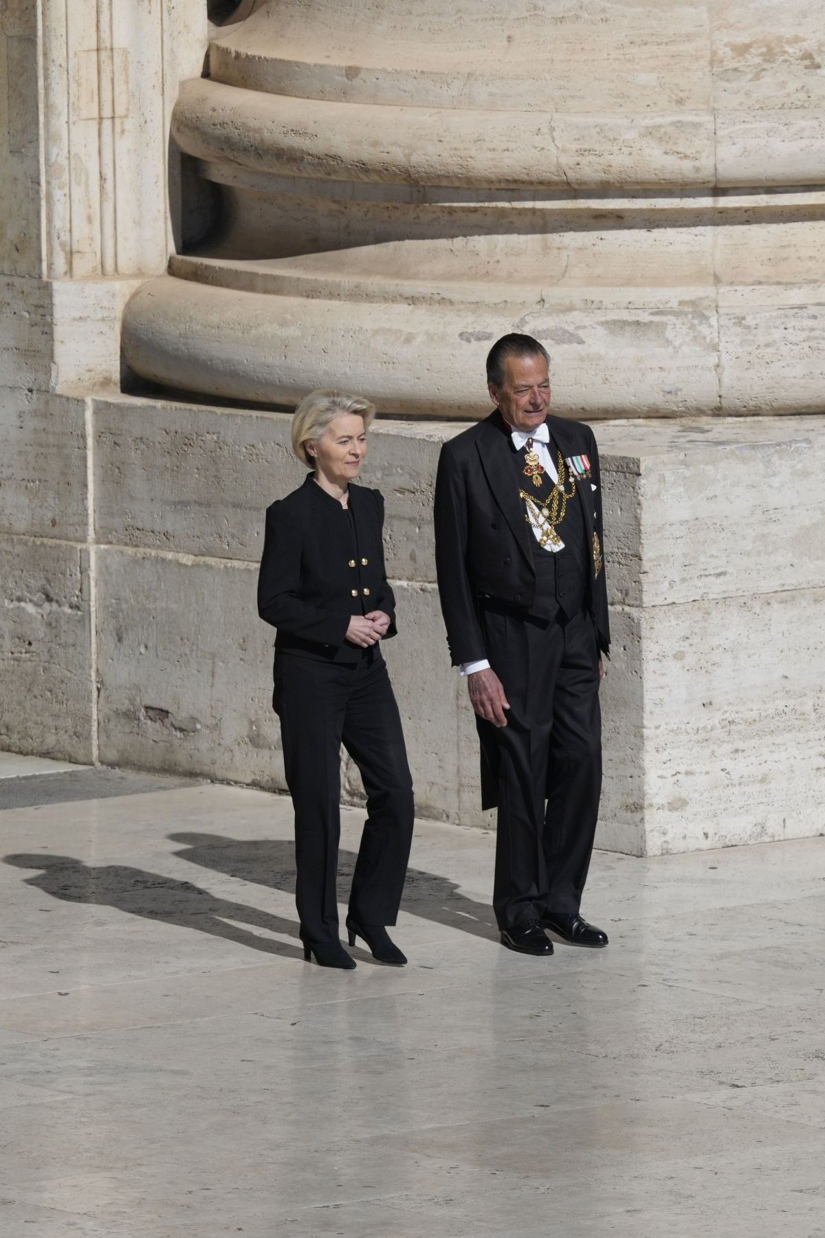 Predsedníčka Európskej komisie Ursula von der Leyenová (vľavo)