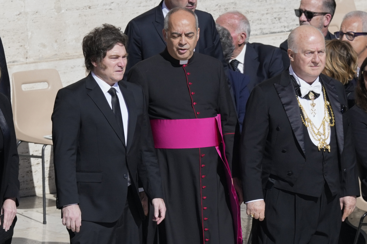 Argentínsky prezident Javier Milei, vľavoArgentínsky prezident Javier Milei, vľavo