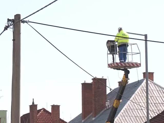 Samosprávy masívne vymieňajú osvetlenie. LED lampy im môžu ušetriť až dve tretiny nákladov na elektrinu