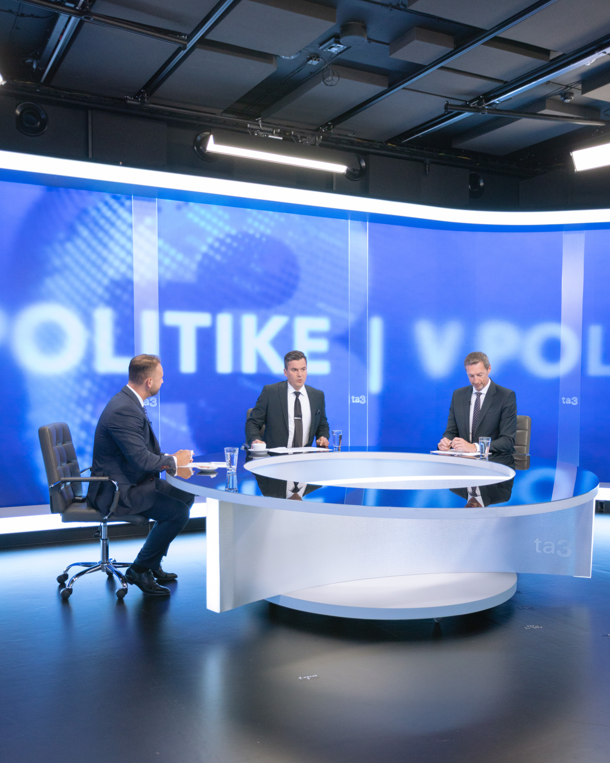 Šutaj Eštok v politike Majerský