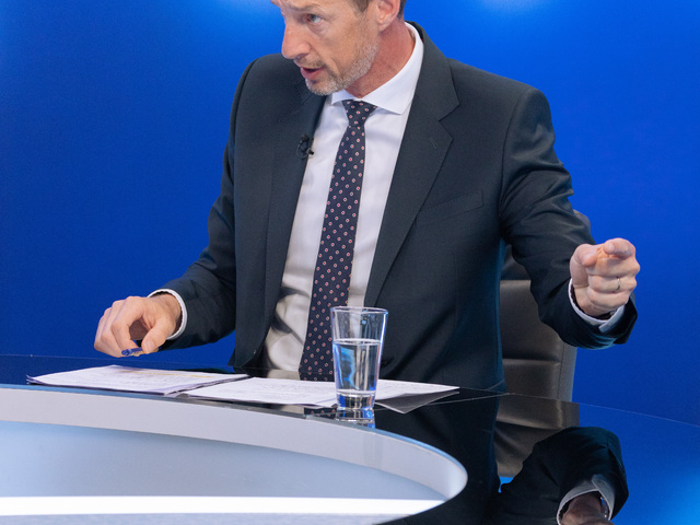 Ak Danko nestiahne chvost, podporíme hlasovanie o zrušení transakčnej dane, hovorí Majerský 