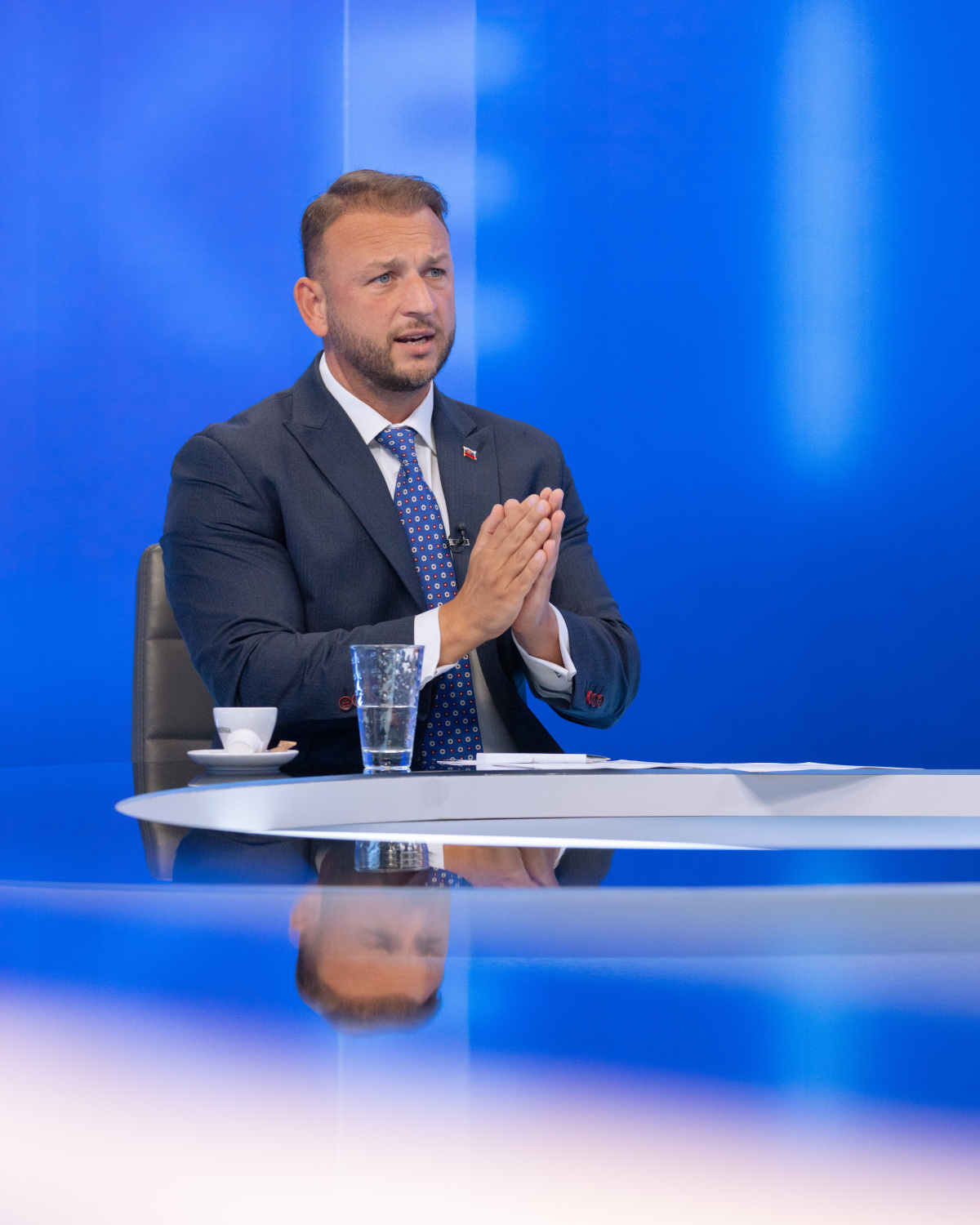 V politike Šutaj Eštok 