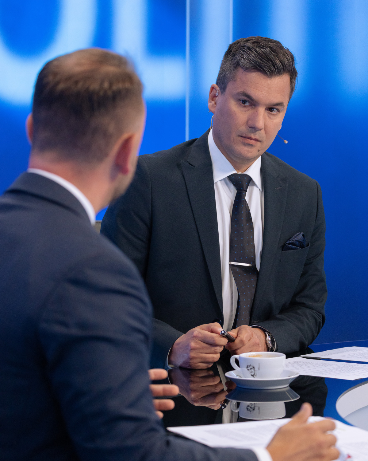 V politike Šutaj Eštok Král