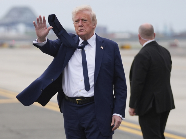Trump cúva pred automobilkami: Clá sa budú vracať, odmeniť chce spoločnosti vyrábajúce na domácom trhu