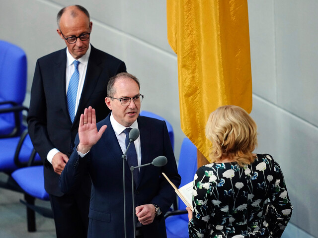 Nemecko sprísňuje azylovú politiku. Migrantov môžu odmietnuť už na hraniciach, oznámil nový minister vnútra