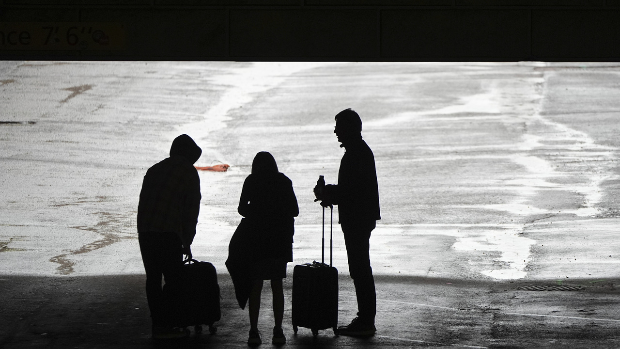 letisko kufre ľudia