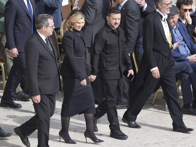Zelenskyj sa po inauguračnej omši stretol s pápežom osobne. Vo Vatikáne rokoval aj s Vanceom 