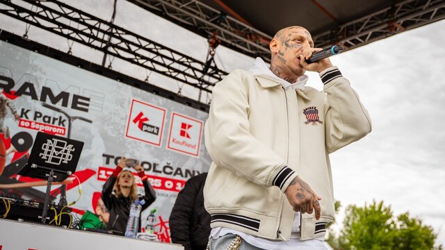 thumbnail_Návštevníkov K Parku pri otvorení bavil aj známy raper.jpg