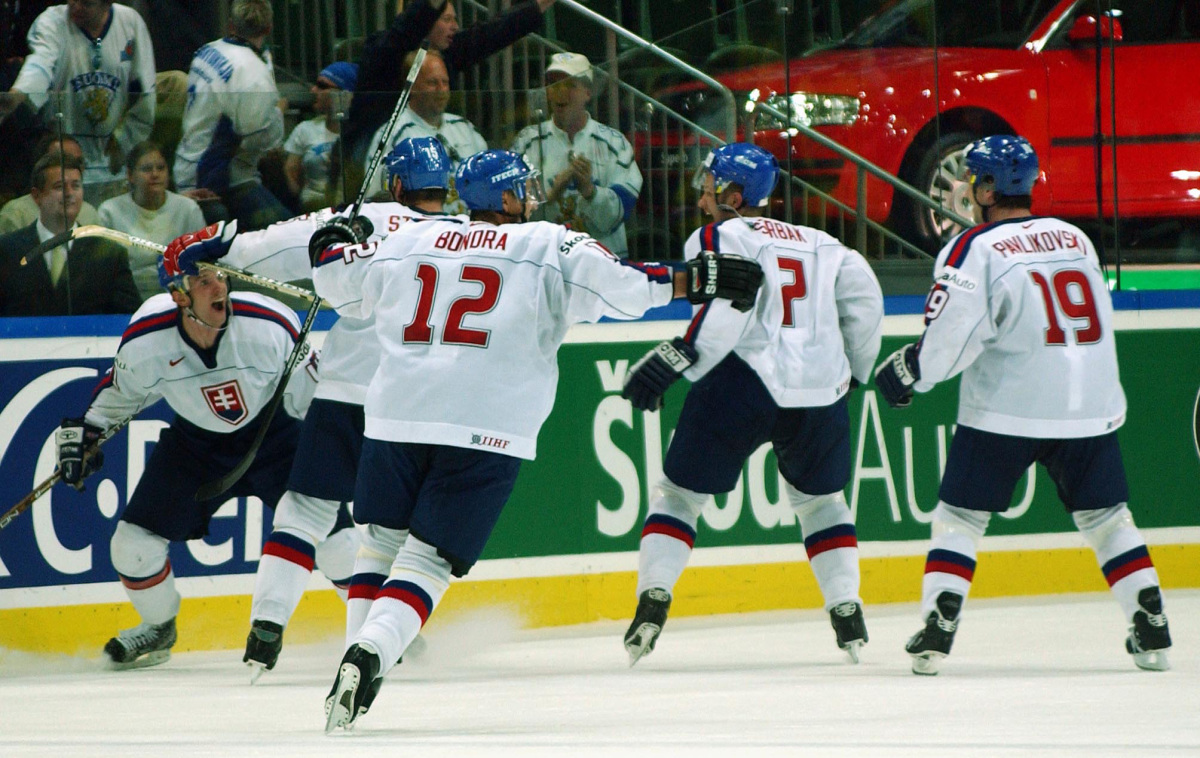Semifinálové stretnutie na MS v hokeji  Slovensko - Švédsko 9. mája 2002 v Göteborgu
