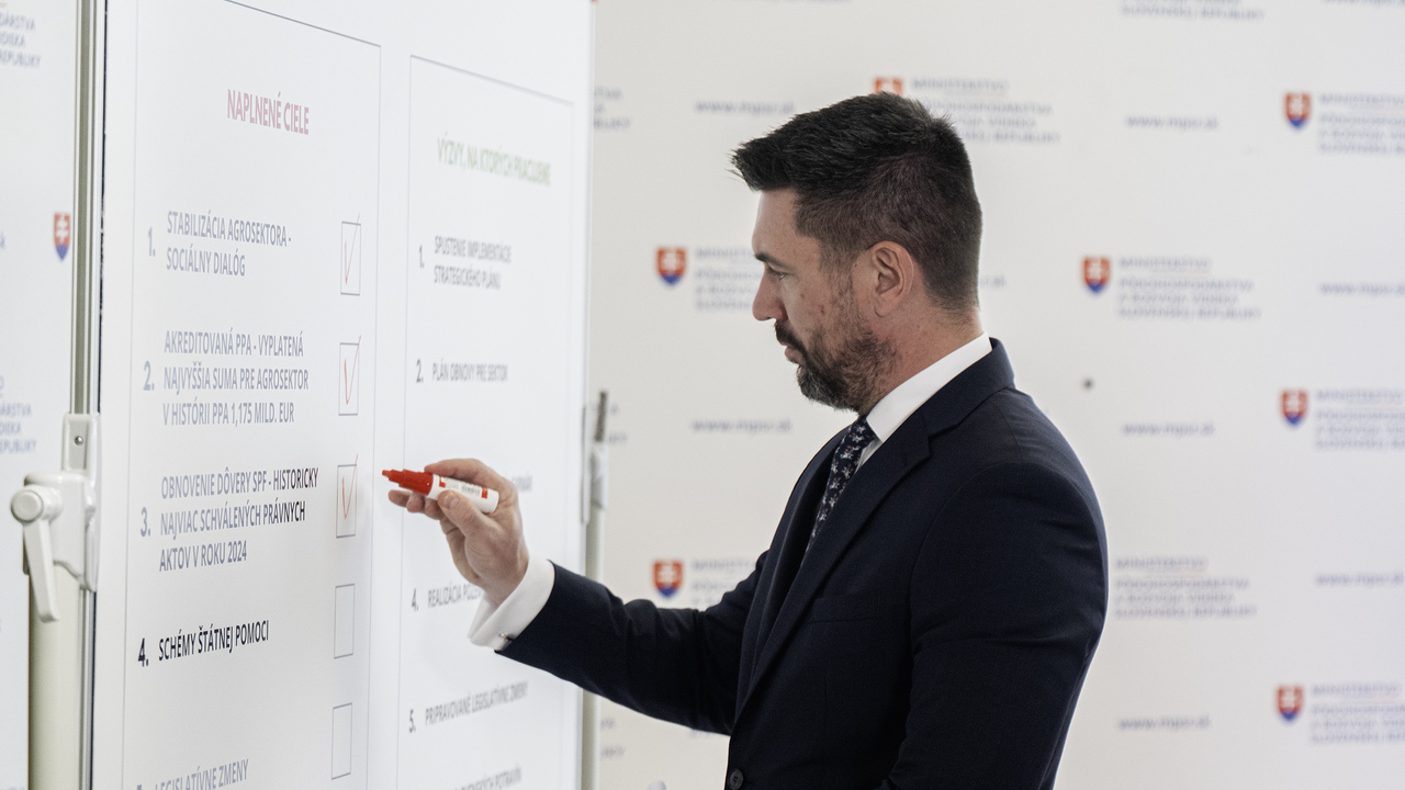 takáč tlačovka.jpg