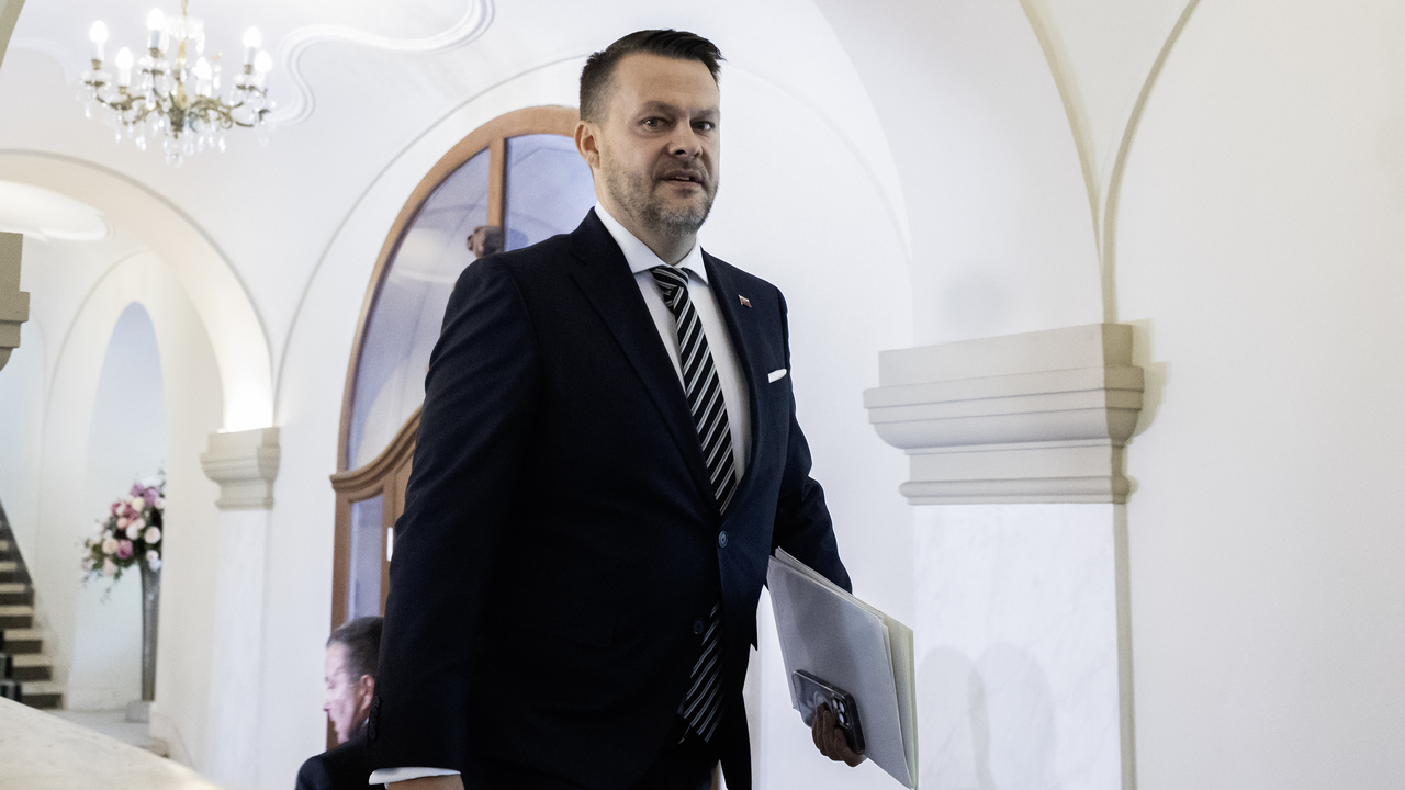 migaľ rokovanie vlády.jpg