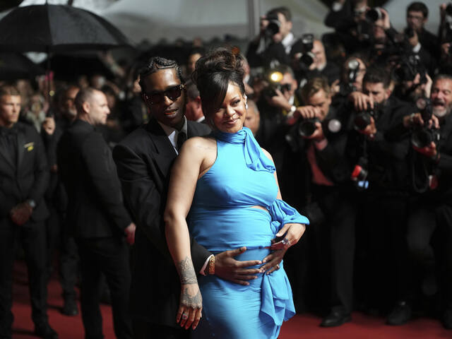 Tehotná Rihanna zažiarila v Cannes. Hviezda očakáva tretie dieťa a trúfa si aj na album
