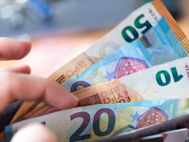 Ekonomická nálada na Slovensku v júni opäť klesla. Podnikatelia v priemysle a obchode hlásia výrazný útlm dôvery