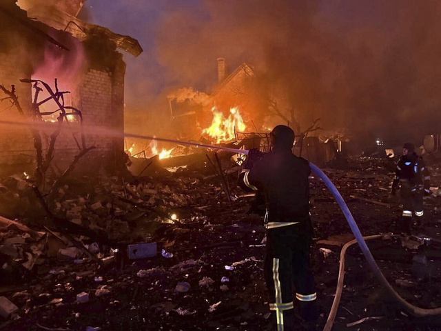 Noc hrôzy na Ukrajine. Ruský útok si vyžiadal 12 obetí vrátane detí, dron zasiahol internát v Kyjeve
